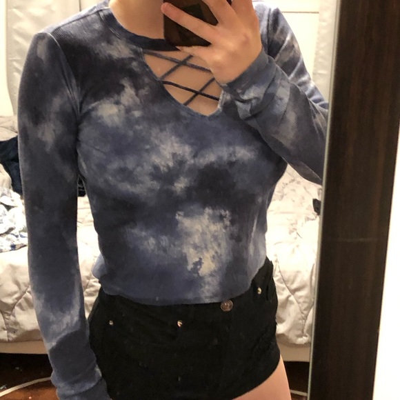 Long Sleeve Tie Dye Hollister Tee - Picture 2 of 2